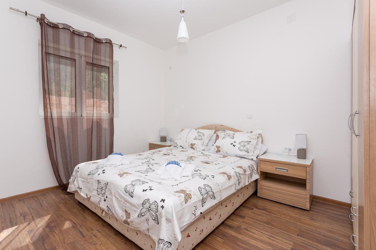 Apartments Natasa Светі-Стефан Екстер'єр фото
