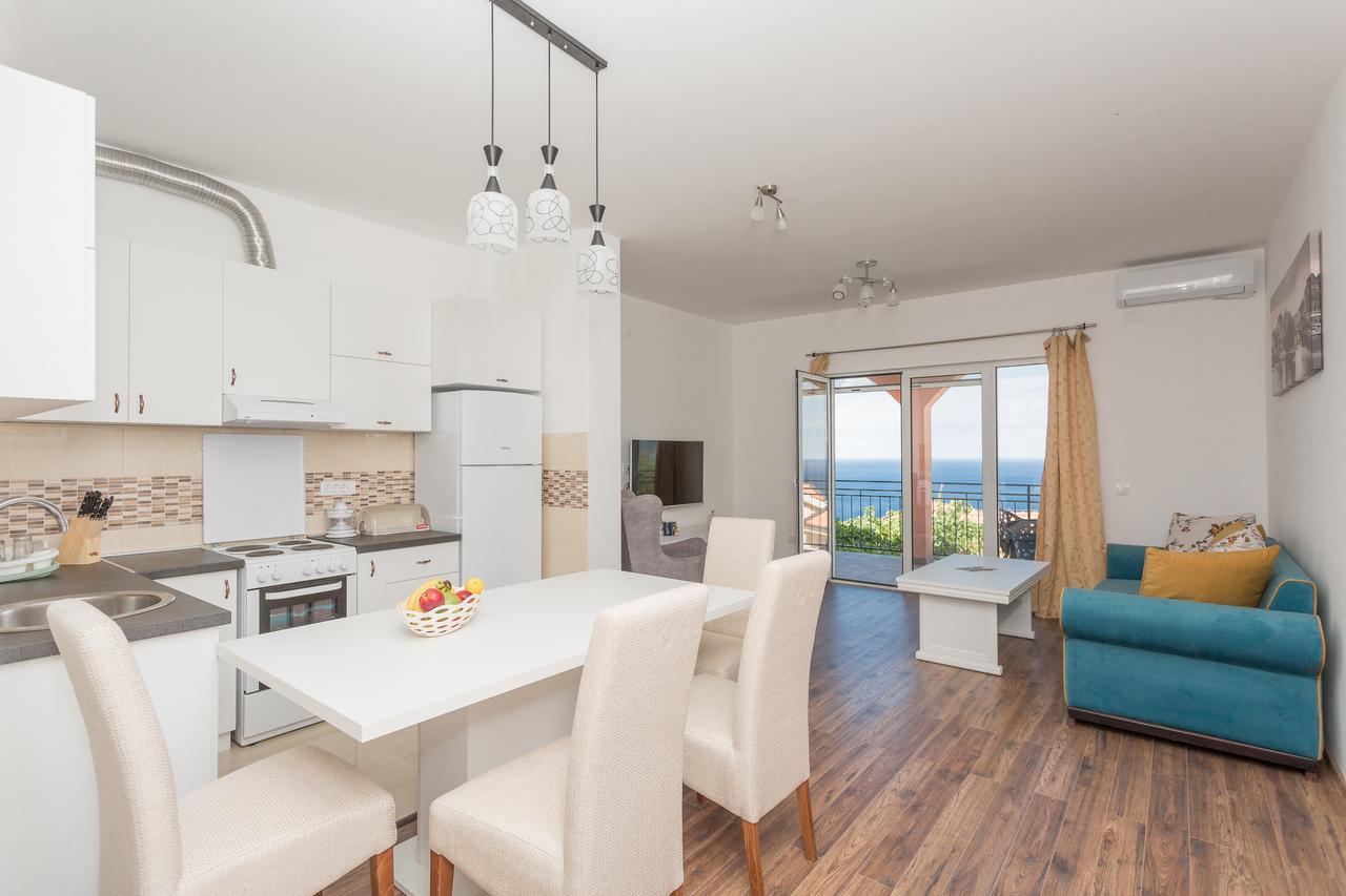 Apartments Natasa Светі-Стефан Екстер'єр фото