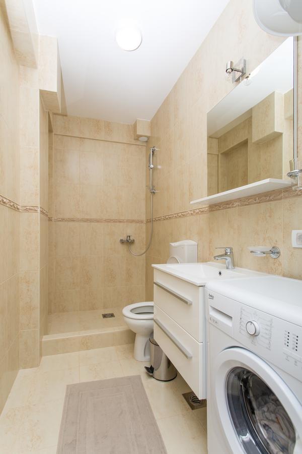 Apartments Natasa Светі-Стефан Екстер'єр фото